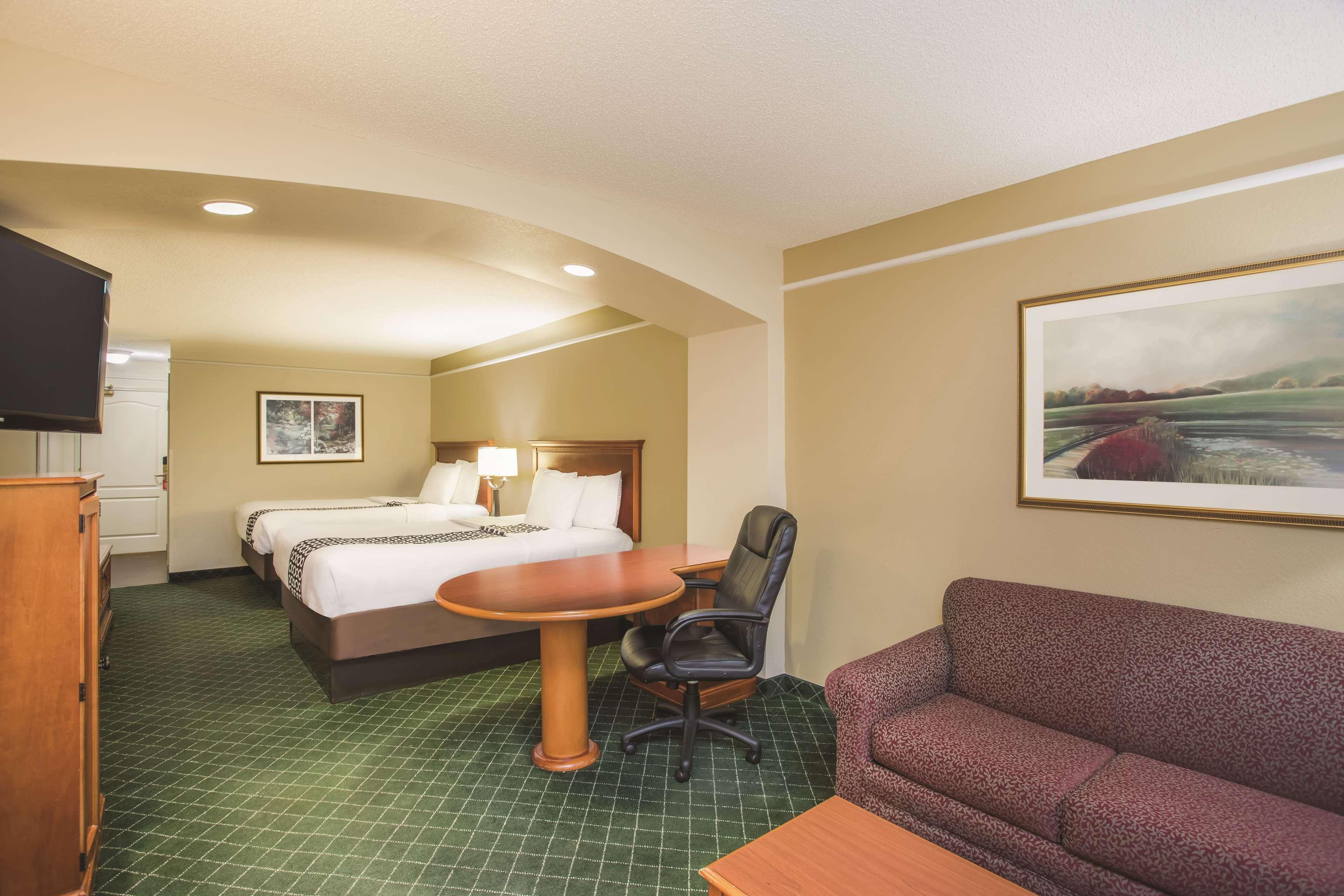 La Quinta By Wyndham Atlanta Stockbridge Hotel Exterior photo