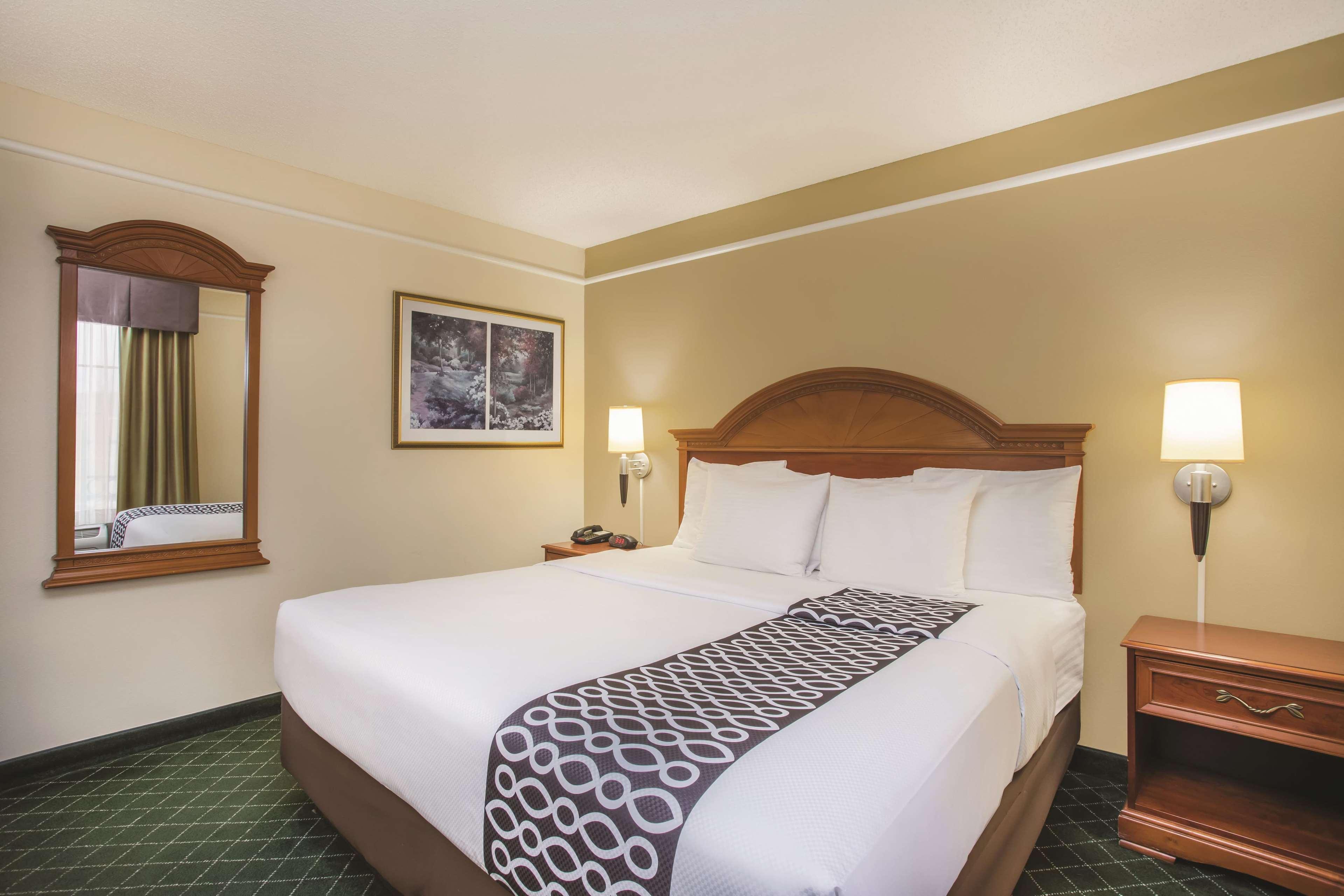La Quinta By Wyndham Atlanta Stockbridge Hotel Exterior photo