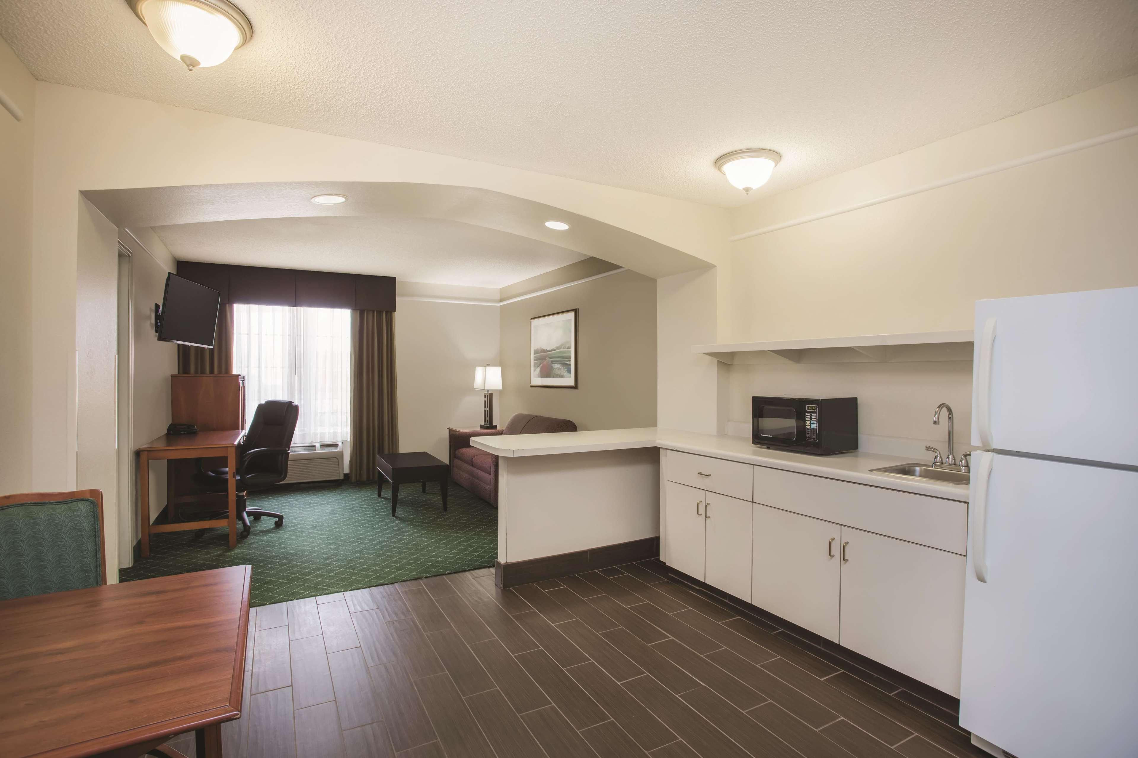 La Quinta By Wyndham Atlanta Stockbridge Hotel Exterior photo